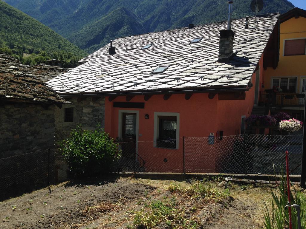 Maison Des Challant Challand Saint Victor Exterior foto
